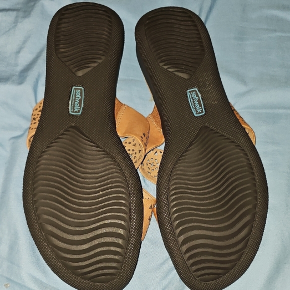 SoftWalk Women's Brown Crisscross Sandals - Picture 2 of 3